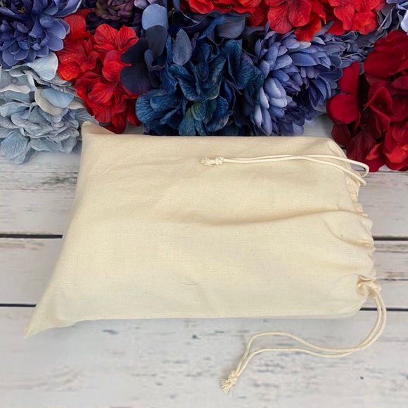 Beautiful Red Pearl Studded Bee Crossbody Purse - Picture 14 of 16